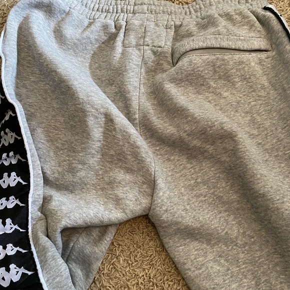 kappa sweatpants opposite colours on legs - Picture 5 of 5